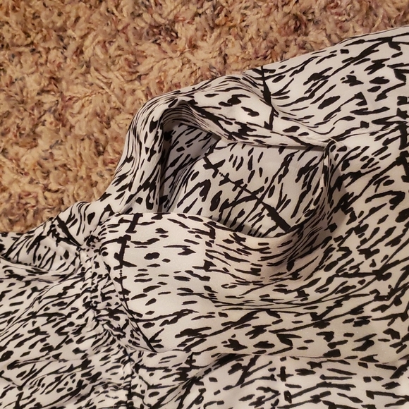 BCBGeneration, Size L, White and Black Cocktail Dress - Picture 4 of 5